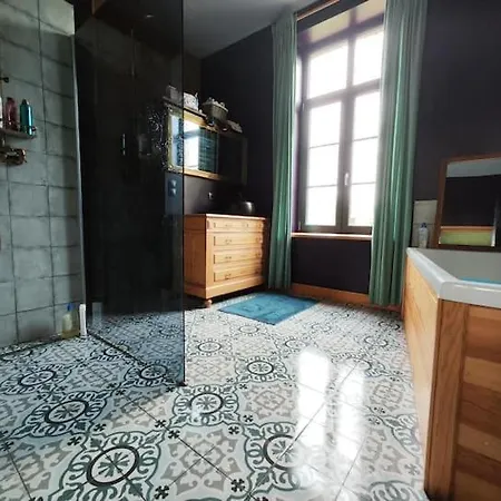 Chambre Spacieuse Et Tranquille *